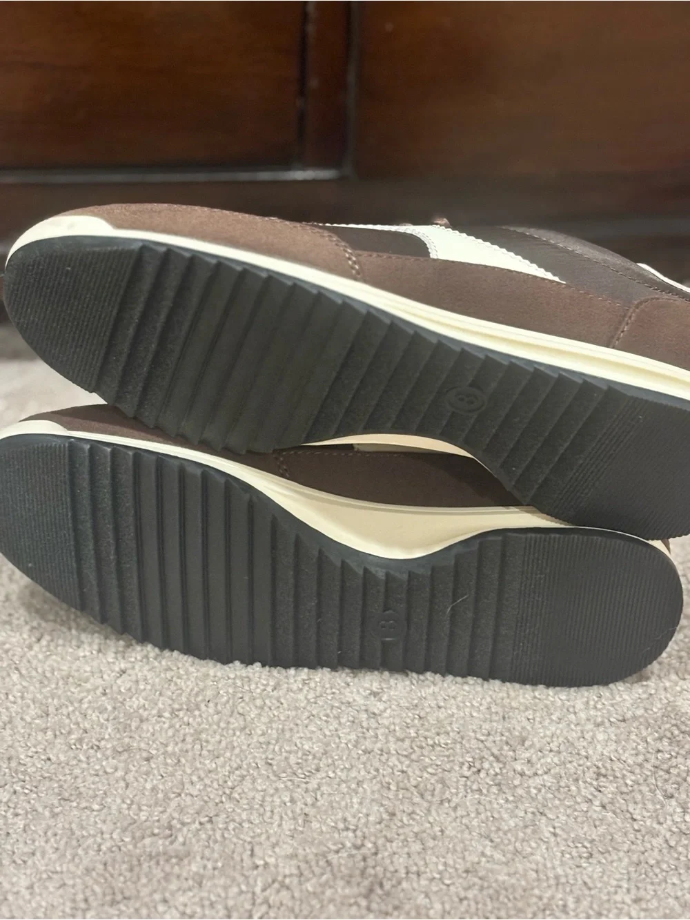 NWT Women Skylar Jogger Sneakers Memory Foam Universal Thread Brown Shoes Sz 8